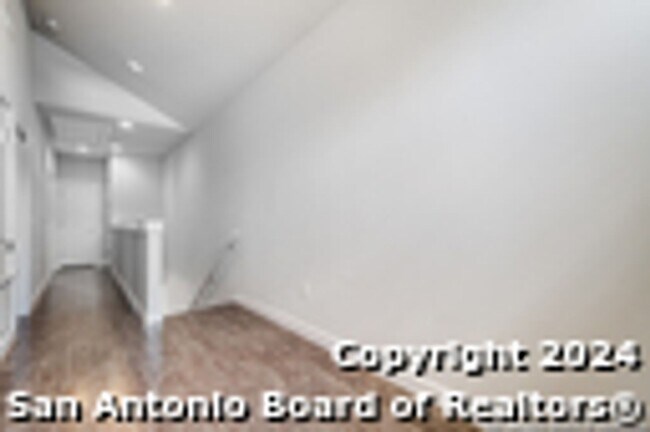 Foto del edificio - 330 Clay St