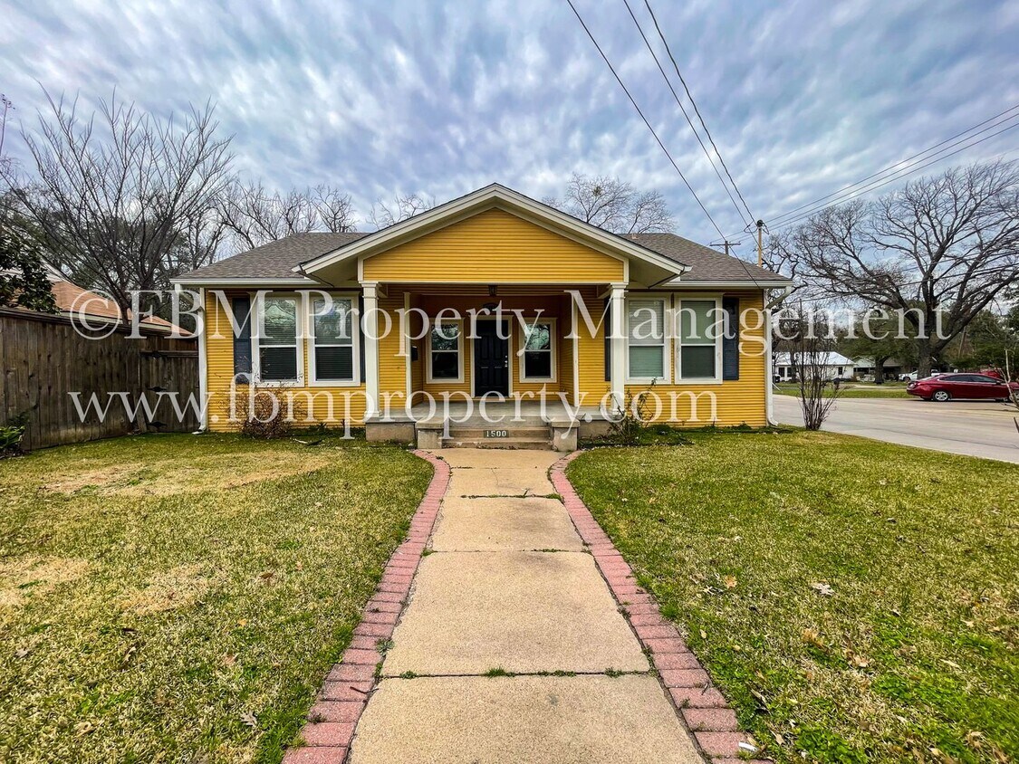 Foto principal - 1500 Elmwood Ave