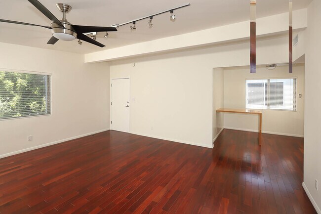 Foto del edificio - 1219 1/2 Abbot Kinney Blvd