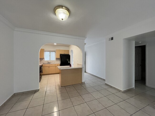 Foto del edificio - 980 NE 170th St