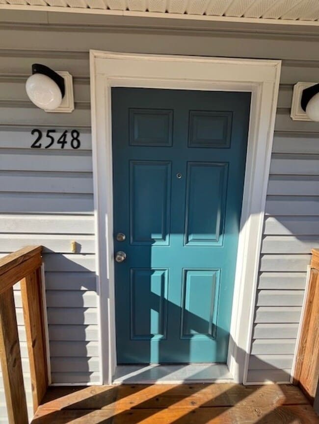 Building Photo - 2548 Flint Dr