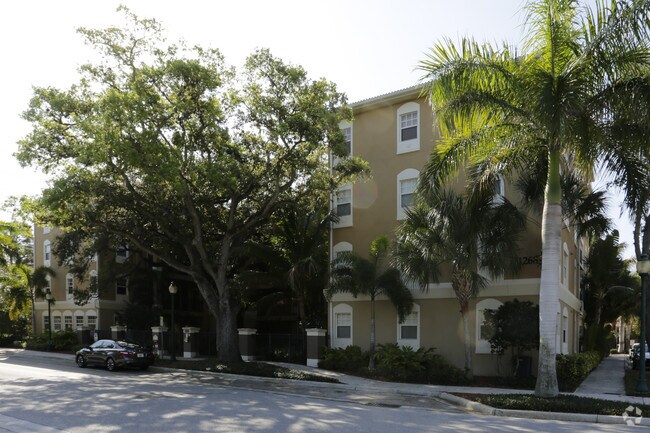 Building Photo - Broadway Promenade