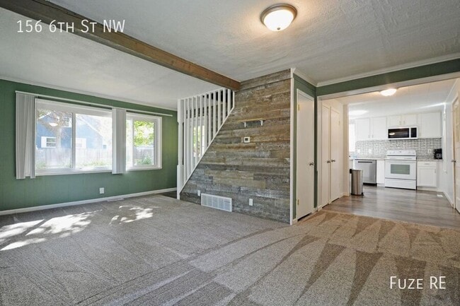 Building Photo - 156 6th St NW