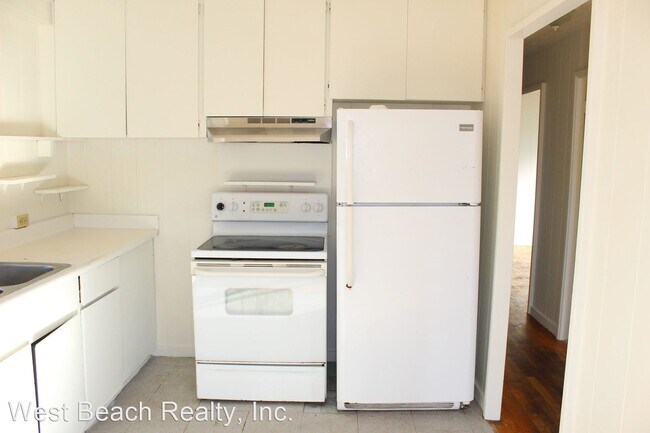 Building Photo - 3 br, 1 bath House - 87-138 B Kahau Street