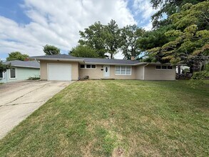 Building Photo - 13 3rd Dr