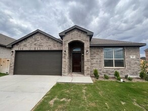 Building Photo - 13 Los Campos Dr