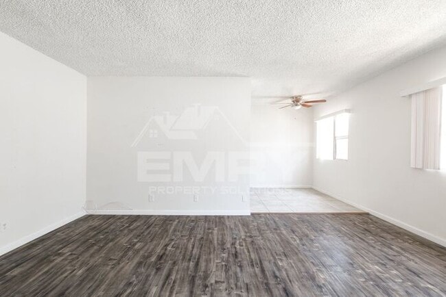 Building Photo - 2 bed 1 bath unit in Inglewood 90302