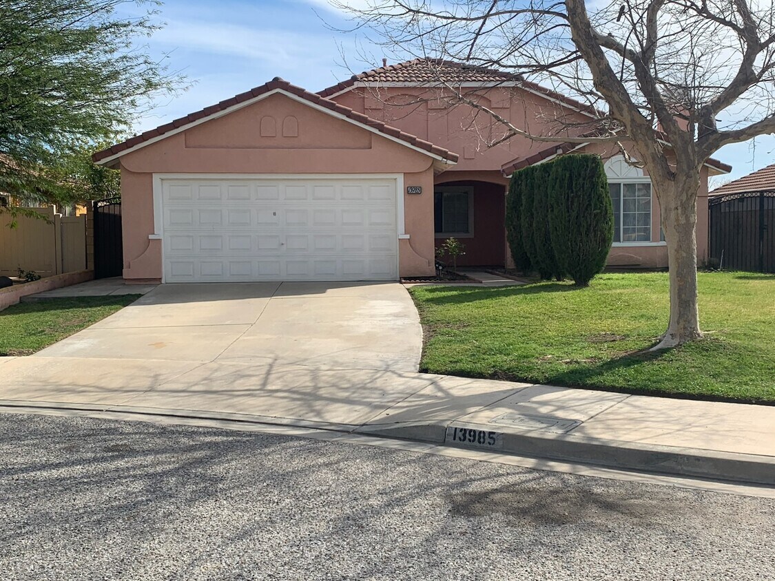 Foto principal - 13985 Ivy Ave