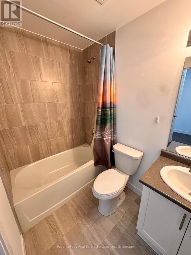 Photo du bâtiment - 450 Dundas St E