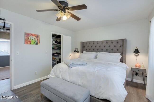 Foto del edificio - 3321 S Parkside Dr