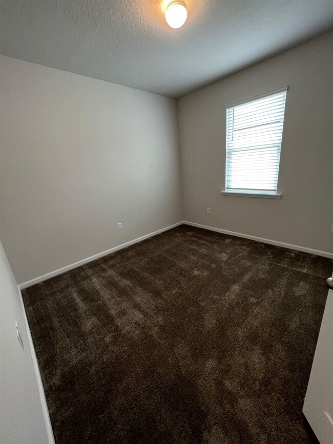 Building Photo - 711 Honeycomb Trl