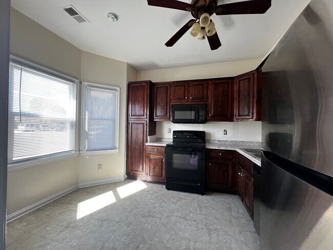 Foto del edificio - Great Bridge Townhouse For Rent