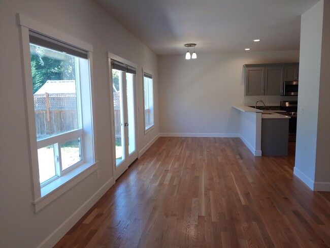 Building Photo - Lovely Single Level Home In Freeland!