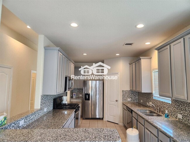 Foto del edificio - 12708 S Shore Dr