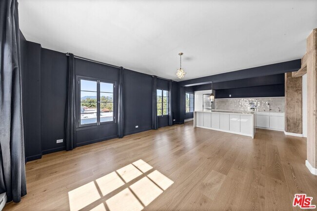 Foto del edificio - 109 N Sycamore Ave