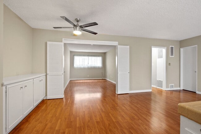 Building Photo - 3735 Mentone Ave