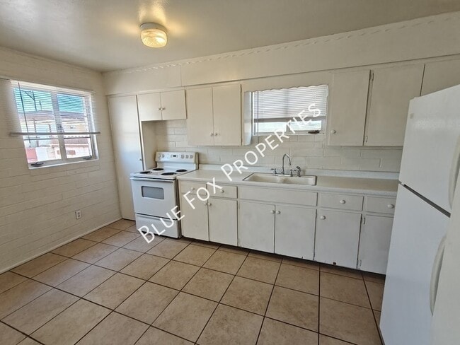 Foto del edificio - 1224 N Camilla Blvd