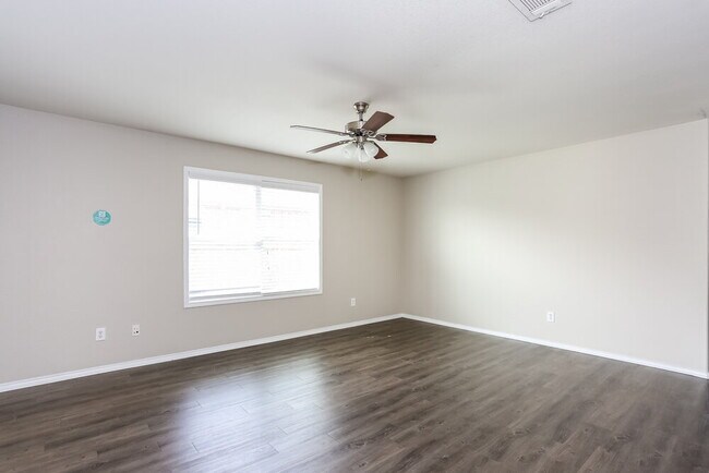 Foto del edificio - 2040 Shawnee Trail