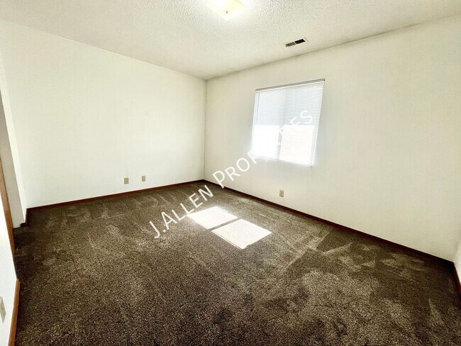 Foto del edificio - 904 Riverfront Rd