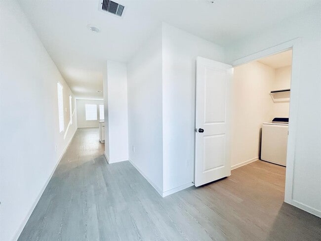 Building Photo - 3116 Twisted Myrtle Dr