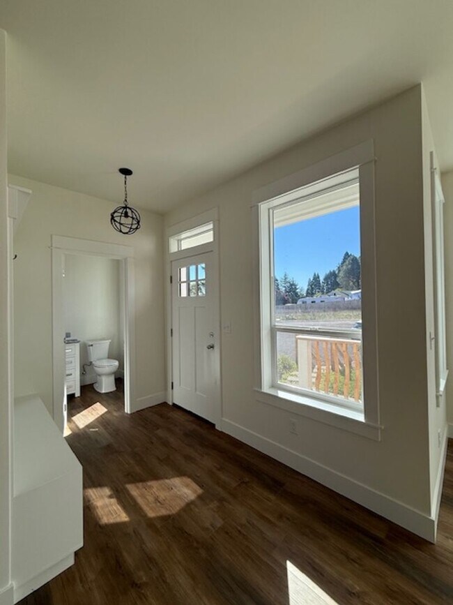 Foto del edificio - New Construction 4-bedroom 4 Bath Dundee O...