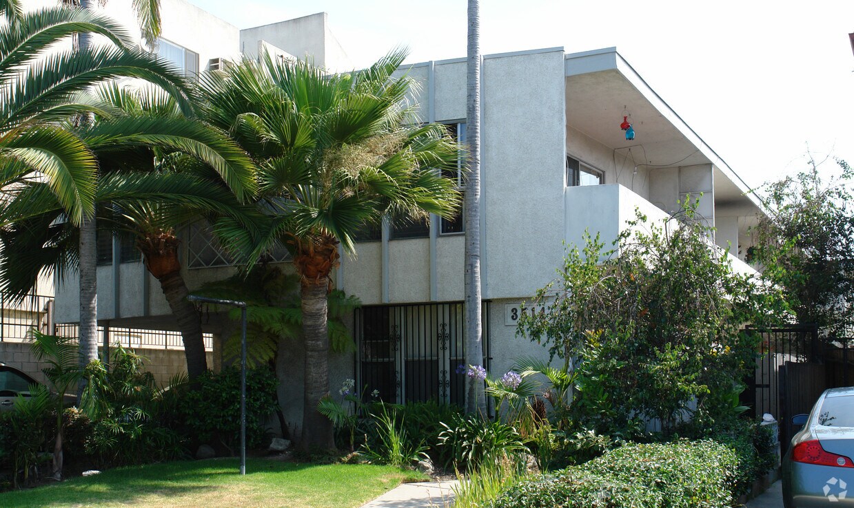 Primary Photo - 3514 Mentone Ave