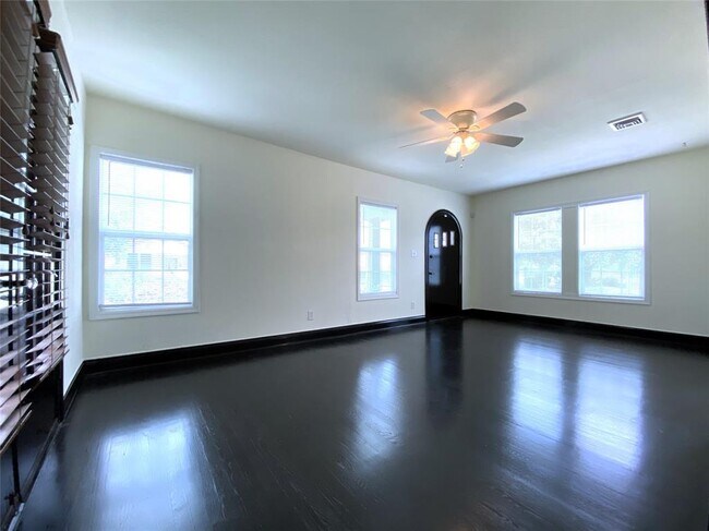 Foto del edificio - 2942 Cetti St