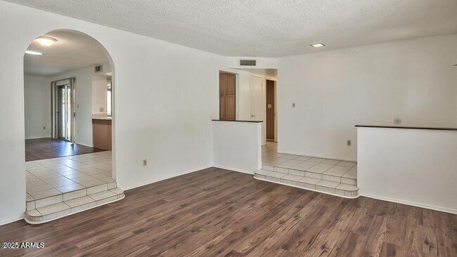 Foto del edificio - 3452 E Laurel Ln