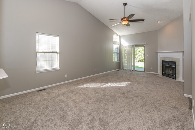 Building Photo - 10768 Belair Dr