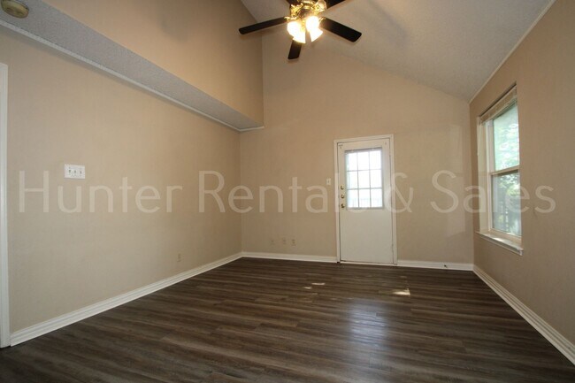 Foto del edificio - Two Story Willowsprings Home
