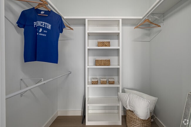 2BR, 2BA - 1,201SF - Walk-in Closet - The Alice