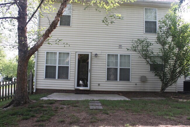 Building Photo - 1271 Midlake Ave Kannapolis, NC
