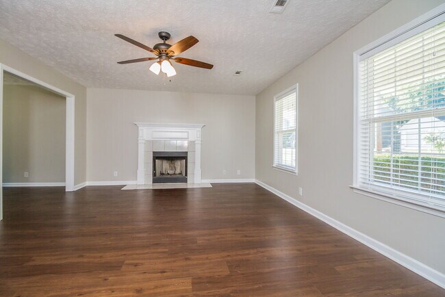Building Photo - 730 General Barksdale Dr
