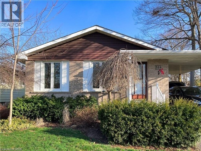 Building Photo - 514 Fallingbrook Dr