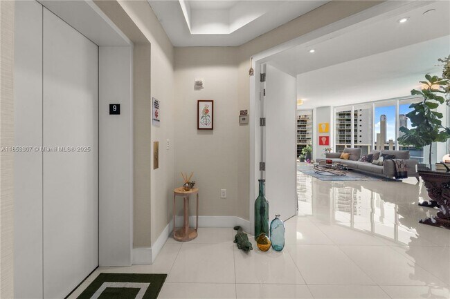 Foto del edificio - 4100 Island Blvd