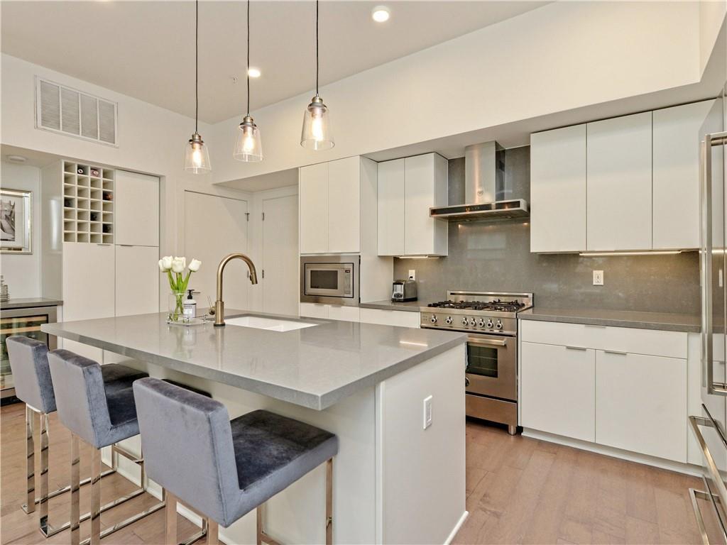 Primary Photo - 203 Wilson St