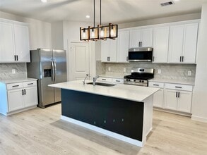 Building Photo - 30406 Canterbury Flds Dr