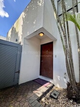 Building Photo - 2180 Brickell Ave