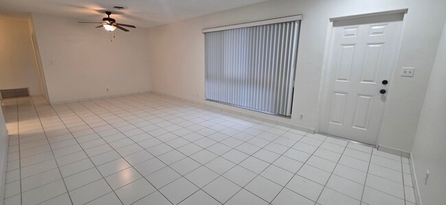 Building Photo - 1951 NE 56th St