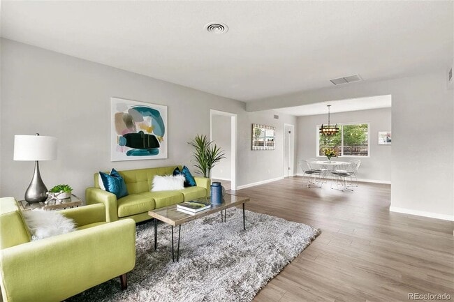 Building Photo - 756 N Revere St