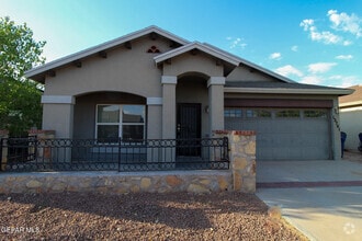 Building Photo - 12741 Tre Maximiliano Ave
