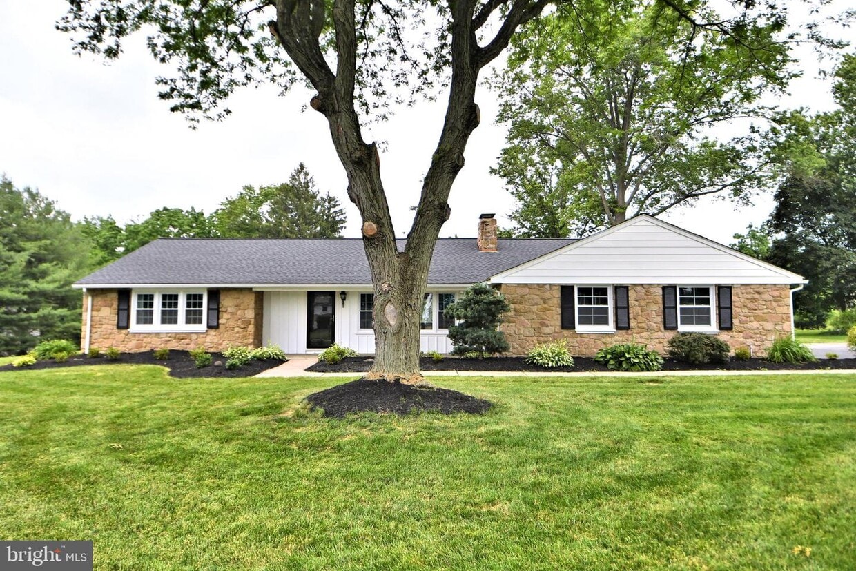 205 Maple Ave, Harleysville, PA 19438 House Rental in Harleysville