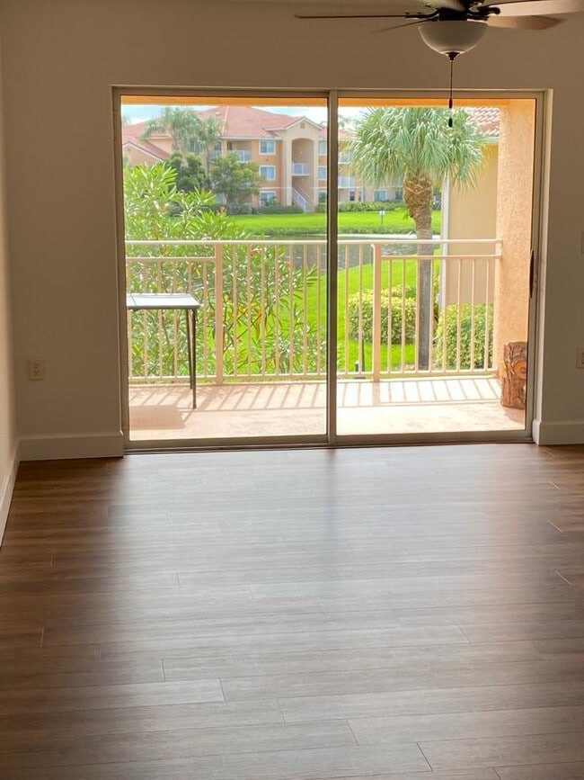 Foto del edificio - 281 SW Palm Dr