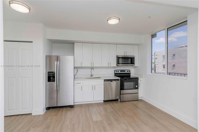 Foto del edificio - 1620 NW 18th St