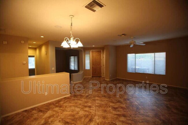 Foto del edificio - 9453 W Frank Ave