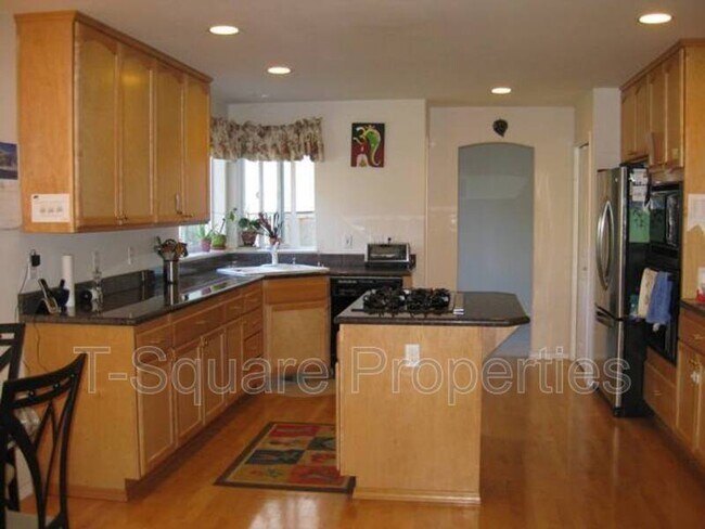Foto del edificio - 534 234th Pl NE