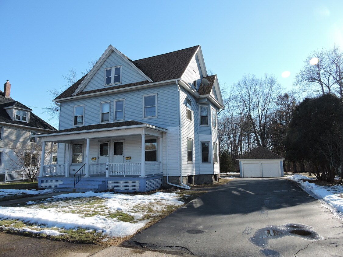 Primary Photo - 19 Naubuc Ave