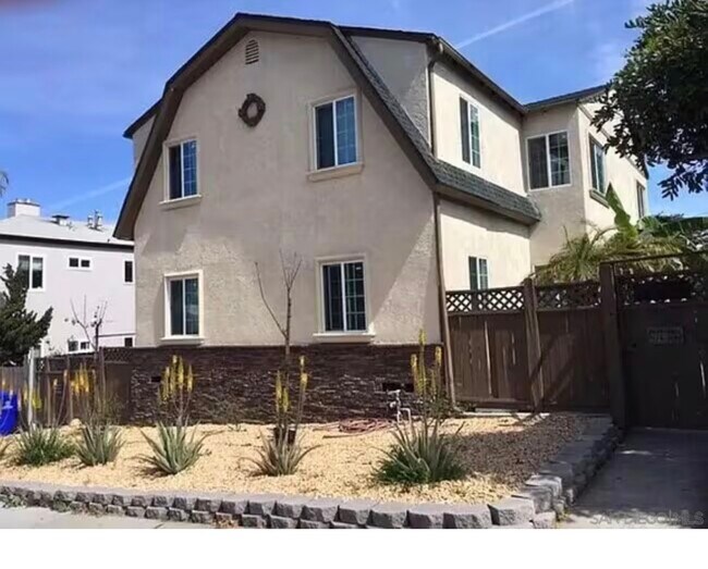 Foto del edificio - 3680 Voltaire St