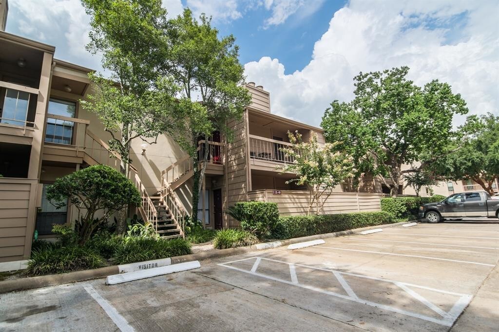 2125 Augusta Drive Townhome Rentals in Houston TX