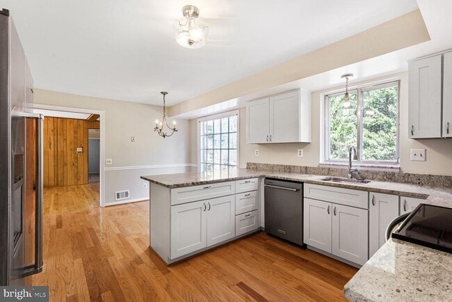 Building Photo - 3725 Templeton Pl